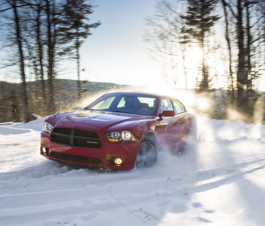  Dodge Charger AWD Sport 2013 года  (фото 13 из 50)